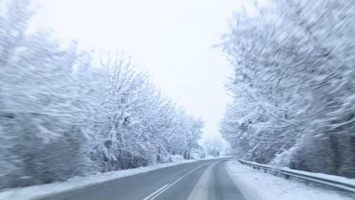 Обстановката на места остава усложнена