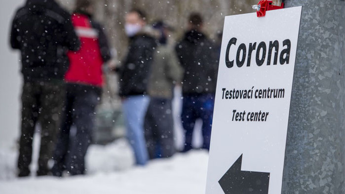 В Чехия затягат мерките срещу COVID-19