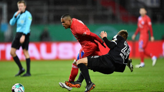 Милан разпитва Ювентус за офанзивен футболист