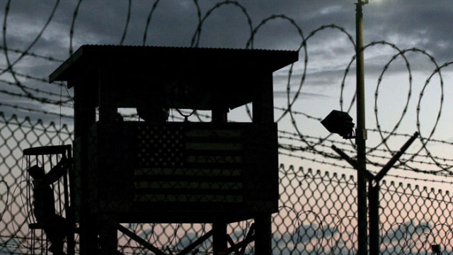 Пентагонът ще ваксинира затворниците в Гуантанамо