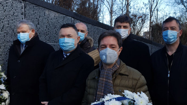 И СДС-София почете жертвите на комунизма