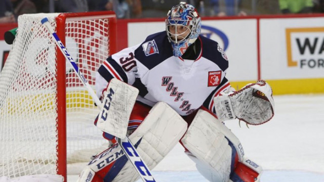 Българин се сби със съотборник след мач в НХЛ