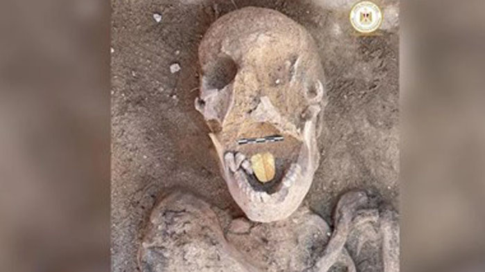В Египет откриха мумия на 2000 години със златен език