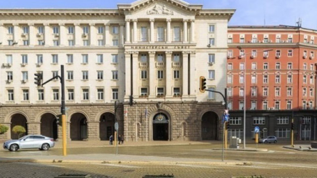 Правителството обсъжда промяна във ваксинационния план