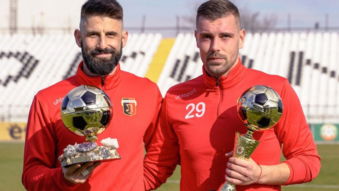 Наградиха Илиев и Луков преди седмата победа на Локо Пд в контролите