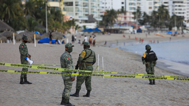 Мексико с близо 1 500 жертви на COVID-19 за 24 часа