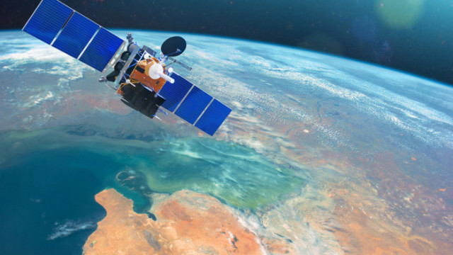Русия, Starlink, SpaceX, OneWeb и защо страната обмисля глоби за потребителите