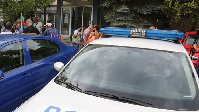 Синът на Радев все още не е отишъл в IV РУ, за да му връчат акт за купона