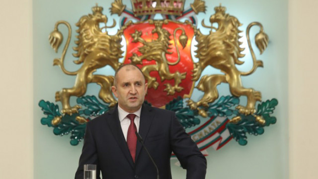 Румен Радев атакува в КС законотворческата практика на депутатите