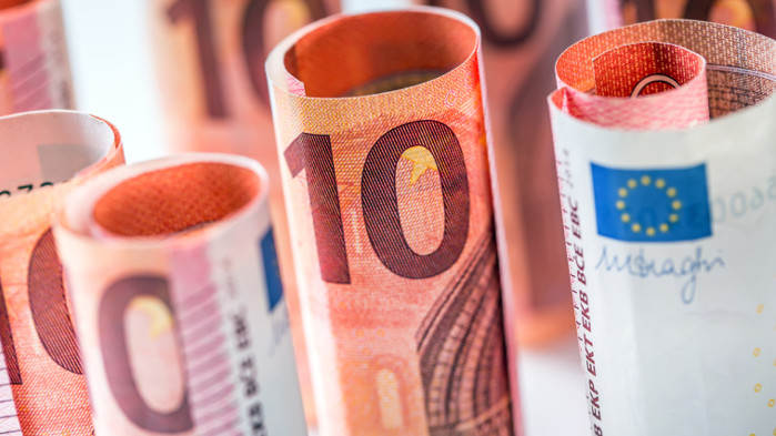 Еврото и паундът печелят от отслабващия долар