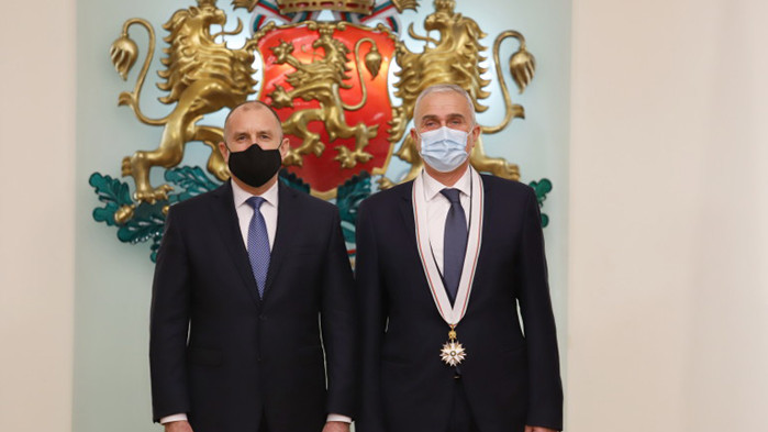 Румен Радев: Просветителят, историкът и лекарят чертаят пътя на подем