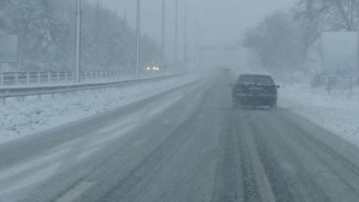 АПИ: Всички пътища са проходими при зимни условия, шофьорите да са подготвени за зимната обстановка
