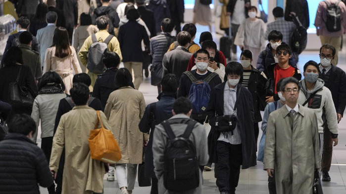 Япония назначава министър на самотата, тревожен ръст на самоубийствата