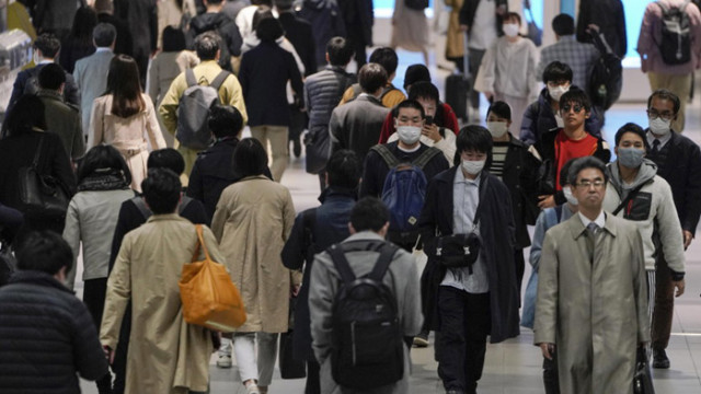 Япония назначава министър на самотата, тревожен ръст на самоубийствата