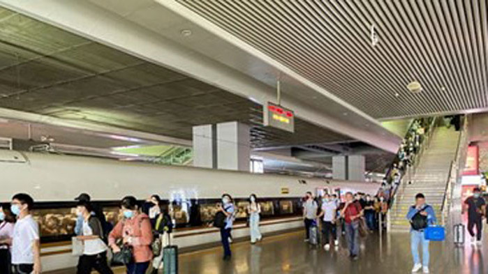 Пътуванията с влак през празничния период в Китай са спаднали рязко