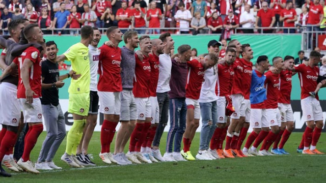 Кайзерслаутерн очаква да оцелее въпреки обявената несъстоятелност