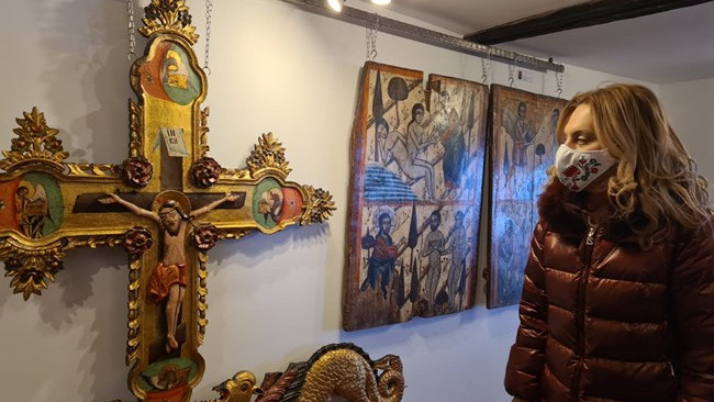 Вицепремиерът Николова: Разработваме маршрути за поклоннически туризъм