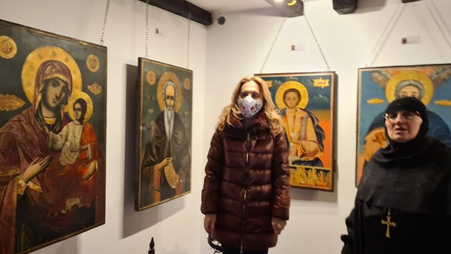 Вицепремиерът Николова: Разработваме маршрути за поклоннически туризъм