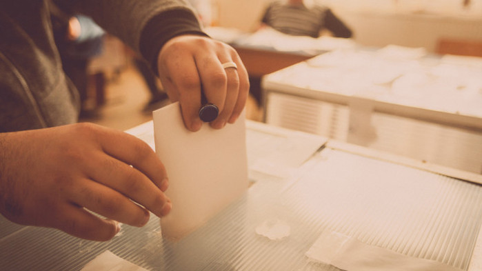 България все още била далеч от дистанционното гласуване