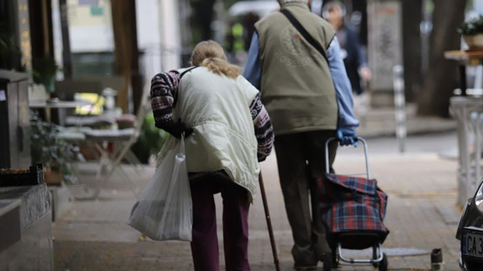 Най-бедните пенсионери ще получат по 120 лева за храна през април