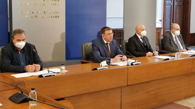 Министър Ангелов: Ваксинационният процес е мой приоритет, като лекар и министър