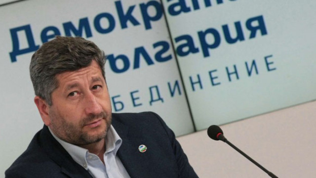 „Незаобиколимите фактори“ се множат: И Христо Иванов като Цветанов