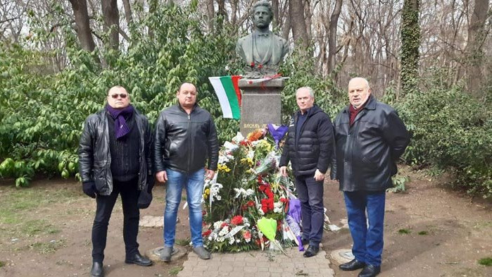 СДС Варна почете паметта на Апостола на свободата Васил Левски