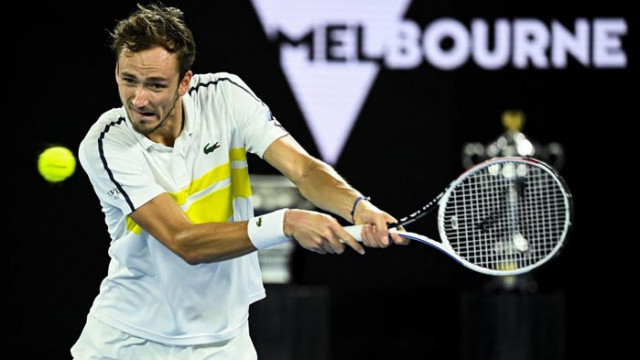 Медведев изхвърли Циципас за финал с Джокович в Мелбърн