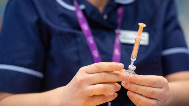 Ваксината на Oxford/AstraZeneca още по-ефективна, ако втората доза се забави с 3 месеца