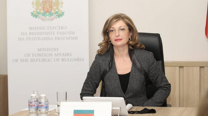 Захариева: ЕС ще обсъжда санкции срещу конкретни лица, не срещу Русия