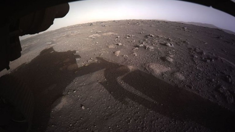 "Пърсивирънс" изпрати цветни изображения от Марс