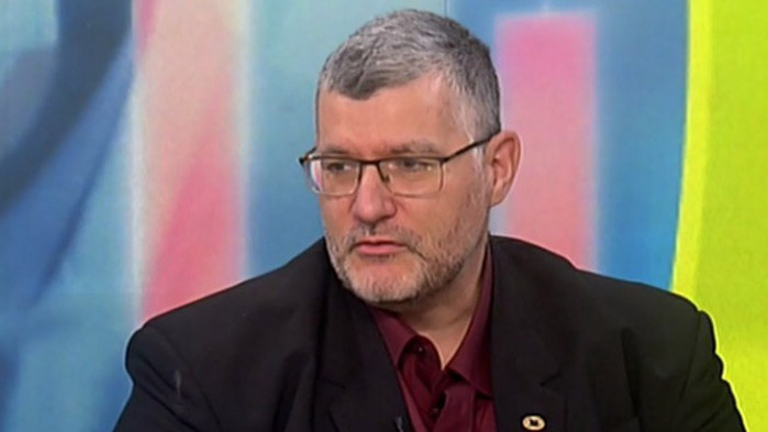 Проф. Момеков: Ваксините срещу COVID-19 са проучени върху огромен брой хора