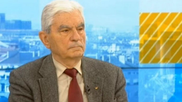 Акад. Петрунов: Ваксините създават имунитет за 8 до 12 месеца