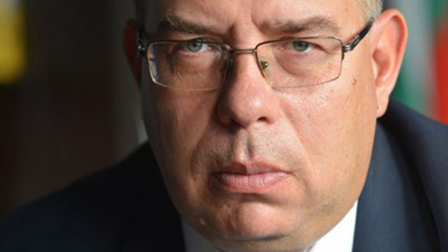 Доц. Михаил Груев: “Луковмарш” е срам и позор за България