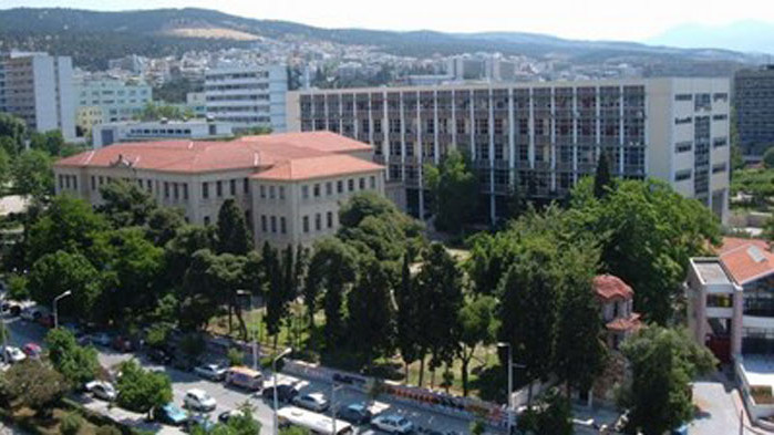 Студенти окупират сградата на администрацията на Солунския университет