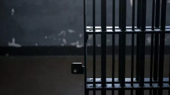 Затвор за 46-годишен мъж предоставял масажни салони за блудствени действия