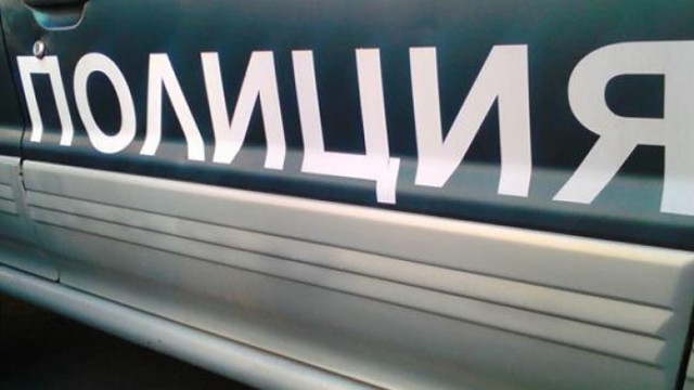 Румънски тир се заби в къща във варненско село