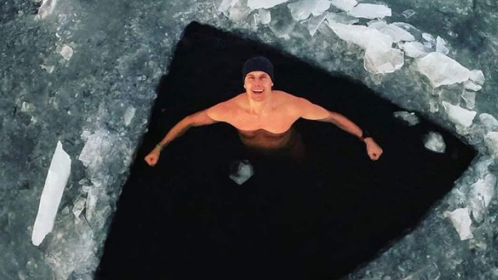 Давид Венцъл, рекордът за плуване под лед и колко издържа чешкият плувец