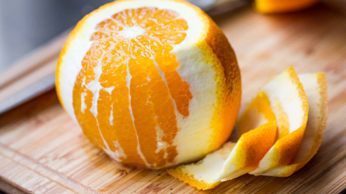 Портокалите, корите им и как да си направим с тях домашно почистващо средство
