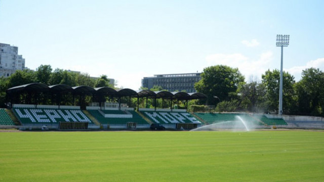 Ново табло ще грее на стадион „Тича“