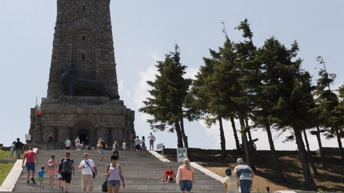 Заради покачването на броя на заразените с COVID: Отменят тържествата на Шипка