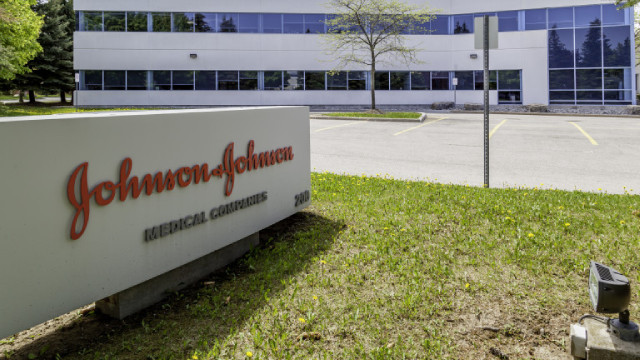 Ваксината на Johnson & Johnson стана третата одобрена в САЩ