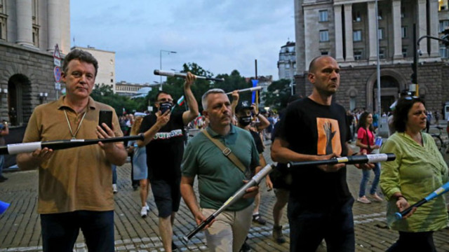 Хаджигенов срещу Борисов и Нинова в 25 МИР