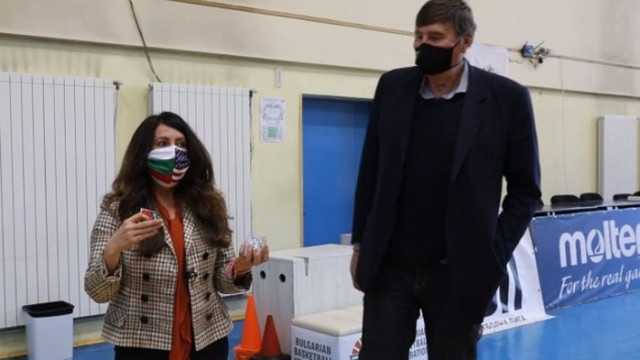 Херо Мустафа се срещна с националите ни по баскетбол (ВИДЕО)