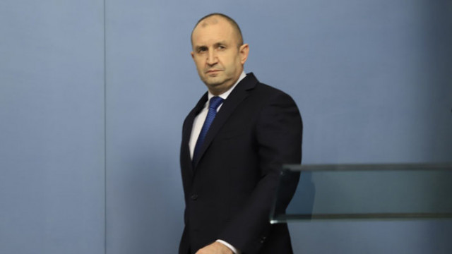 Радев ще се запознае с анализа на резултатите от подготовката на Въоръжените сили