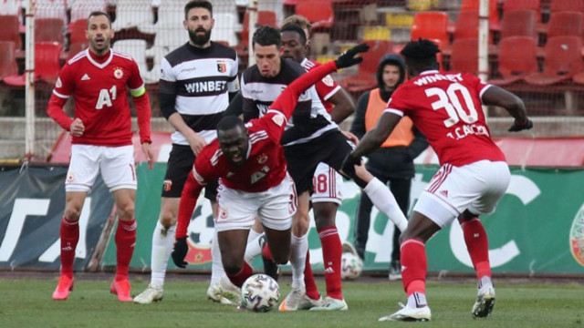 ЦСКА и Локомотив Пд завършиха с нулево равенство