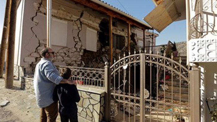 Земетресенията в Гърция разрушиха близо 900 къщи