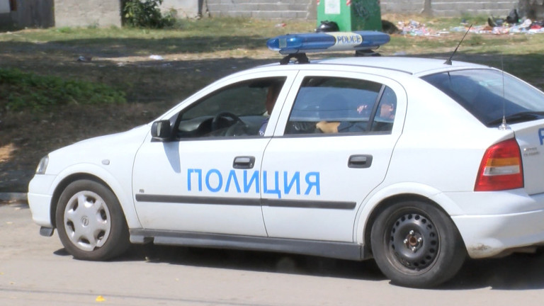 19-годишен помете 3 паркирани коли в Благоевград