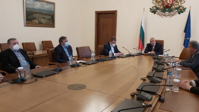 На заседание при премиера: Обсъждат нови мерки срещу COVID-19
