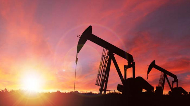 Цените на петрола продължават да растат въпреки данните за значително